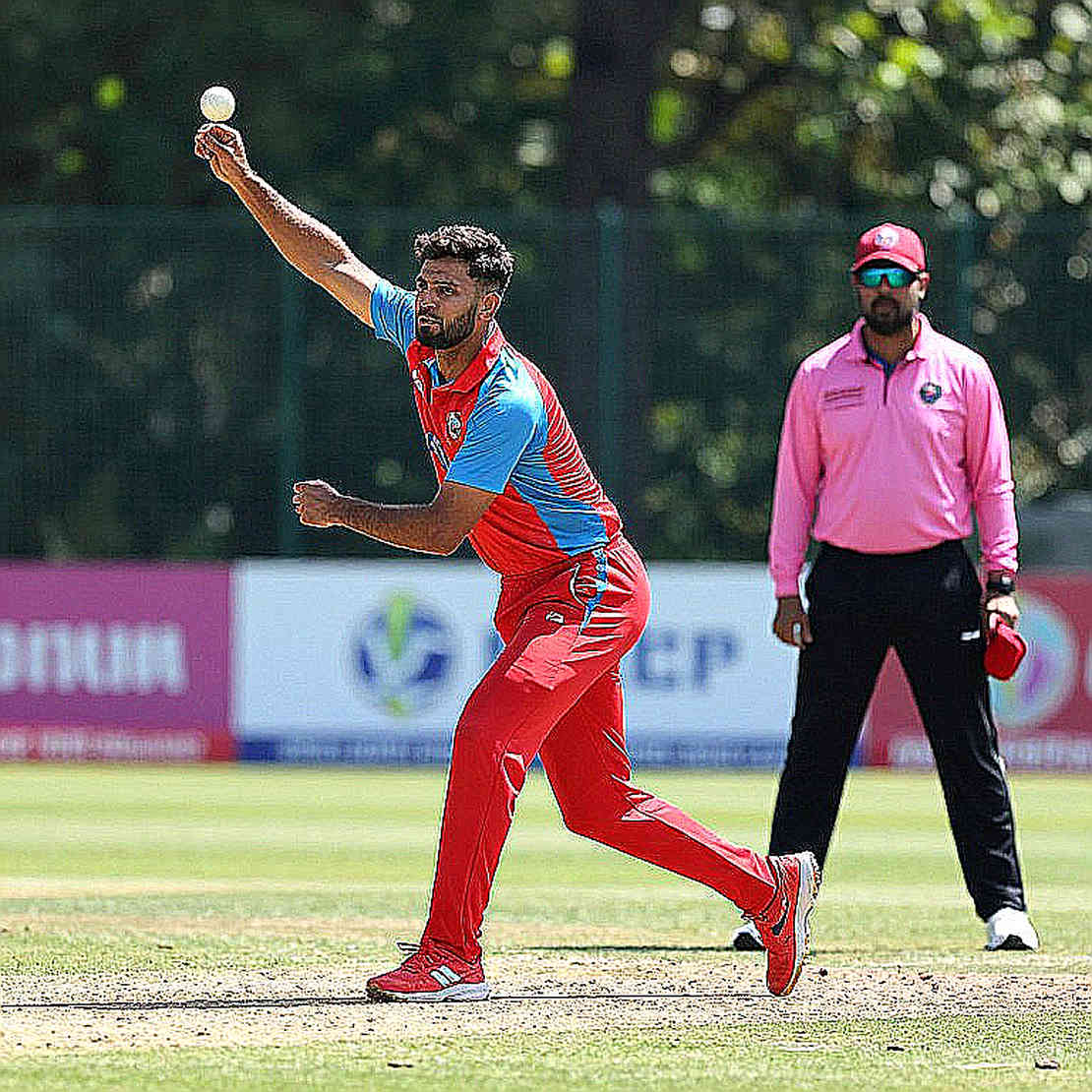 তিন স্পিনারের ফাঁদ: এশিয়ার টেস্ট ক্রিকেটে বেঞ্চের নীরব হিসাব