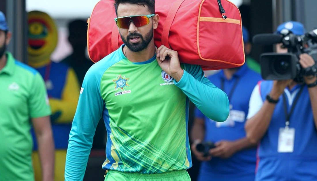রাওয়ালপিন্ডির ছয় উইকেট, ম্যানচেস্টারের এক অপেক্ষার ফোন